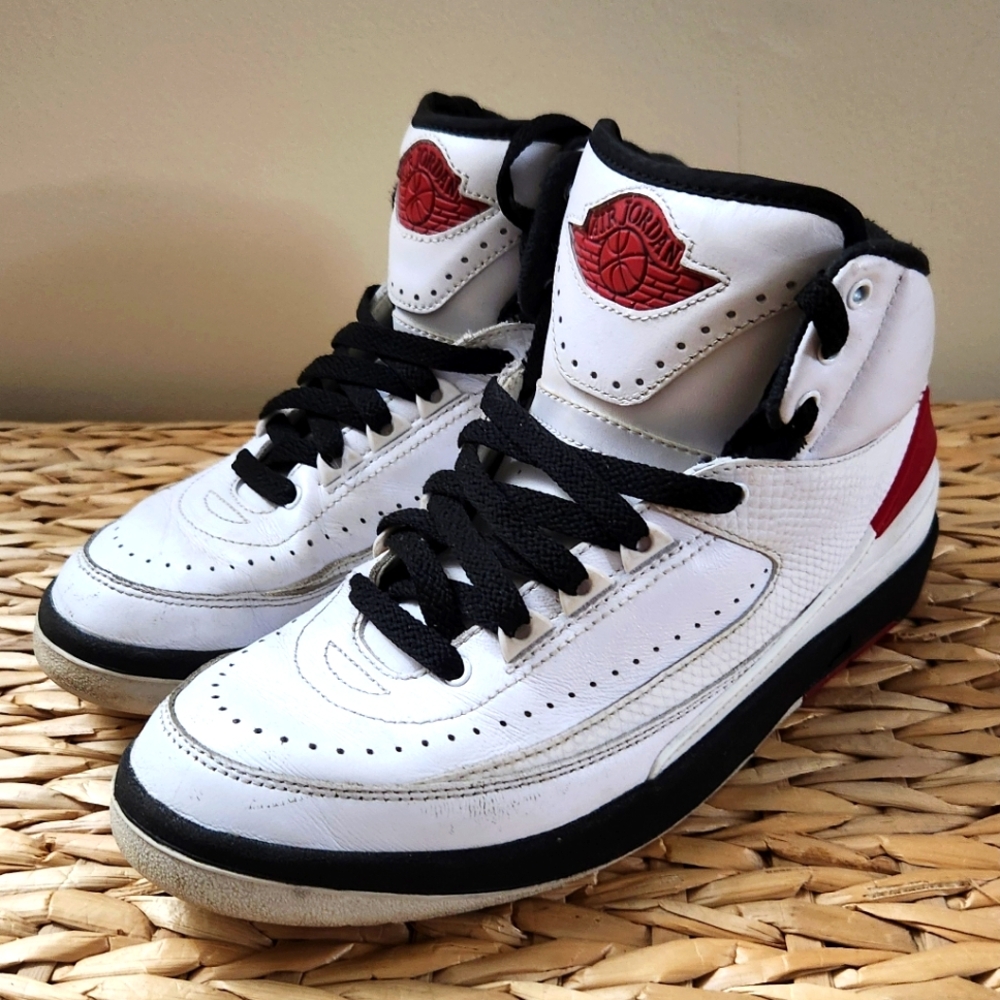 Air Jordan Retro Look White Black Red Sneakers 6 Y Boys Fits Women 7.5 & 8